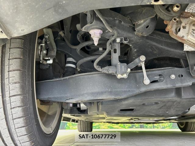 Toyota PRIUS 2020-11 8285009-19