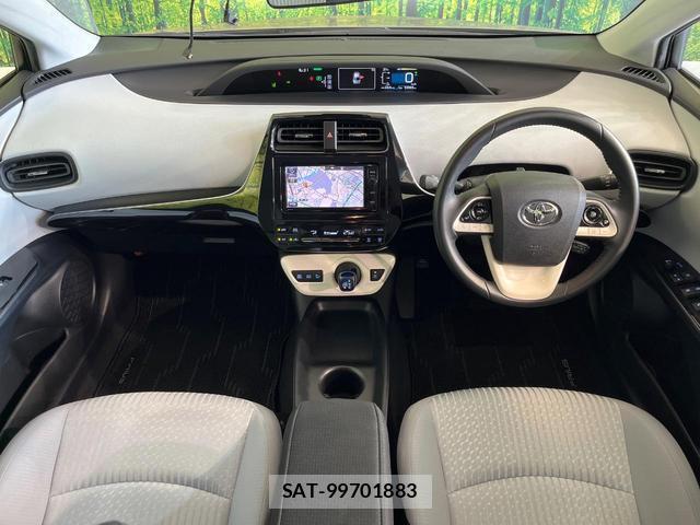 Toyota PRIUS 2016-08 8285166-1