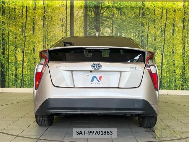 Toyota PRIUS 2016-08 8285166-14