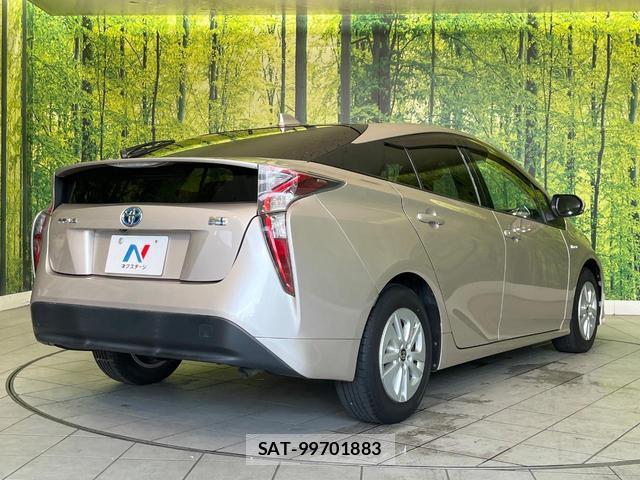 Toyota PRIUS 2016-08 8285166-16