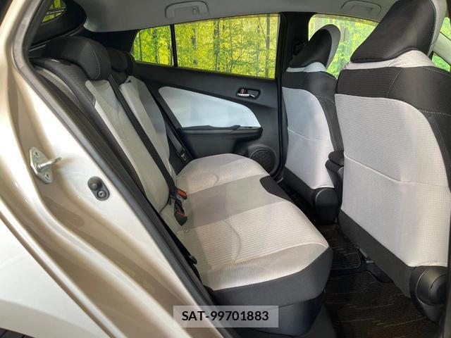 Toyota PRIUS 2016-08 8285166-8
