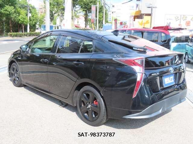 Toyota PRIUS 2016-01 8285241-11