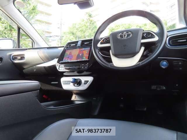 Toyota PRIUS 2016-01 8285241-12