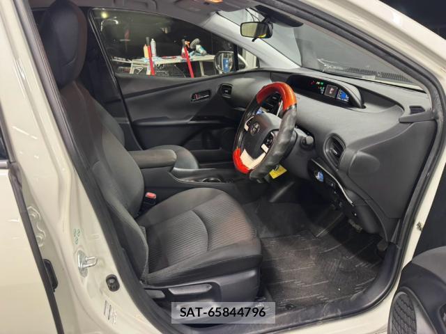 Toyota PRIUS 2016-02 8285326-12