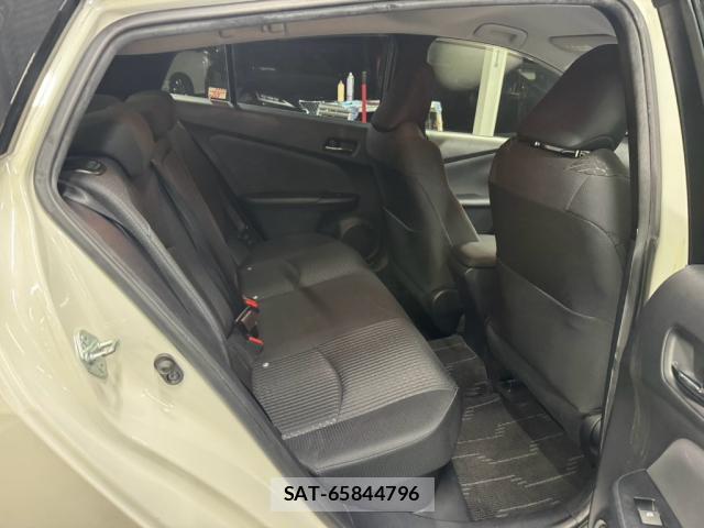 Toyota PRIUS 2016-02 8285326-6