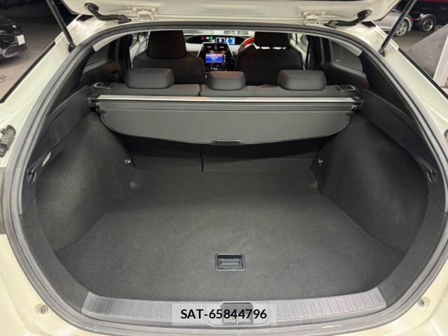 Toyota PRIUS 2016-02 8285326-7