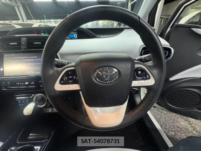 Toyota PRIUS 2017-02 8285328-6
