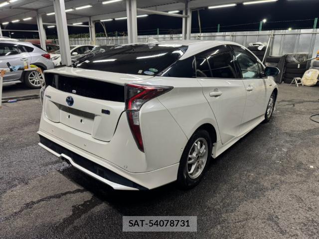 Toyota PRIUS 2017-02 8285328-8