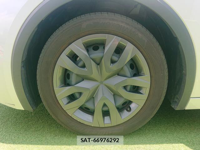 Toyota PRIUS 2023-10 8285483-14