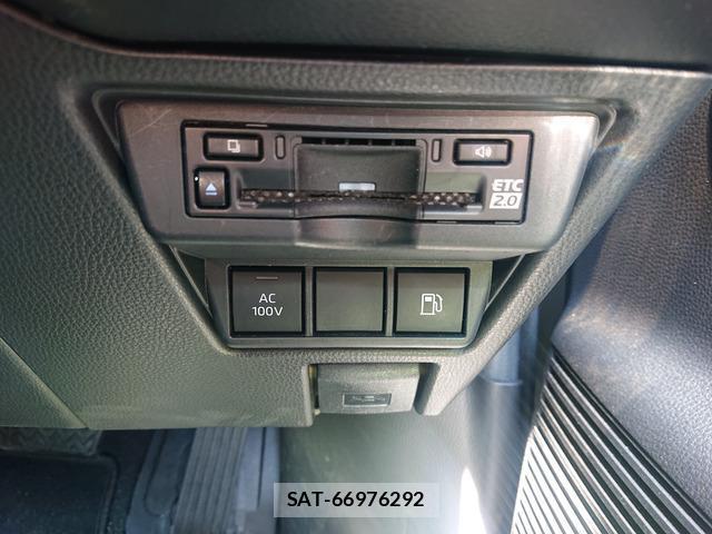 Toyota PRIUS 2023-10 8285483-6