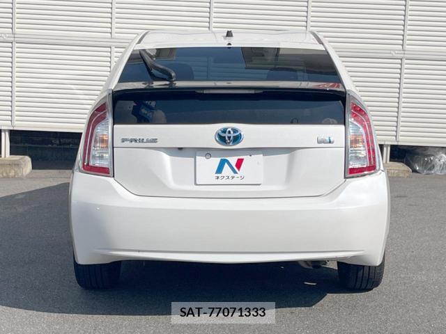 Toyota PRIUS 2013-09 8285490-14