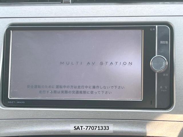 Toyota PRIUS 2013-09 8285490-2