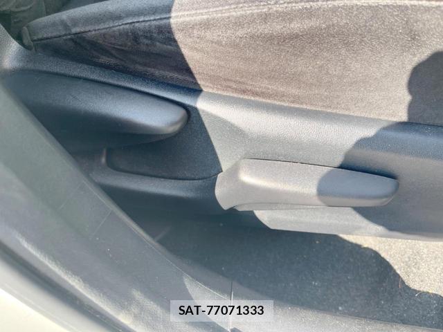 Toyota PRIUS 2013-09 8285490-6