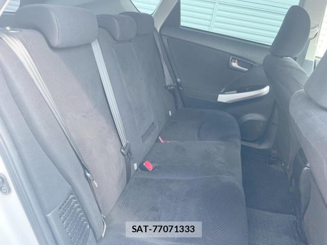 Toyota PRIUS 2013-09 8285490-8