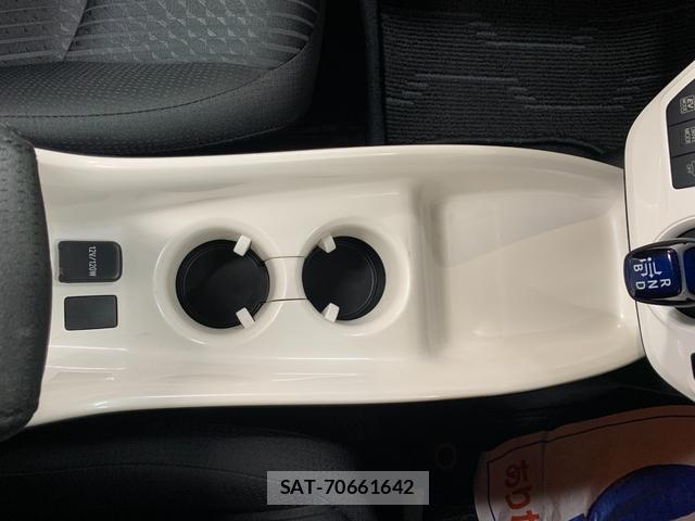 Toyota PRIUS 2016-01 8285554-15