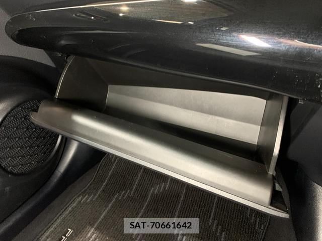 Toyota PRIUS 2016-01 8285554-19