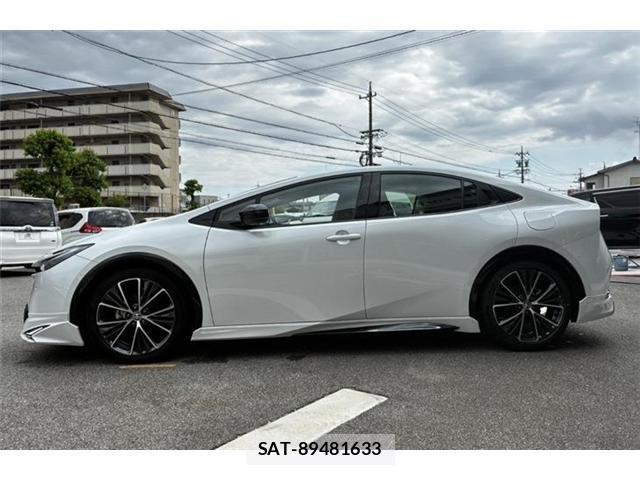 Toyota PRIUS 2023-10 8285634-3
