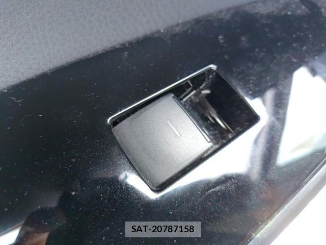 Toyota PRIUS 2021-07 8285669-12