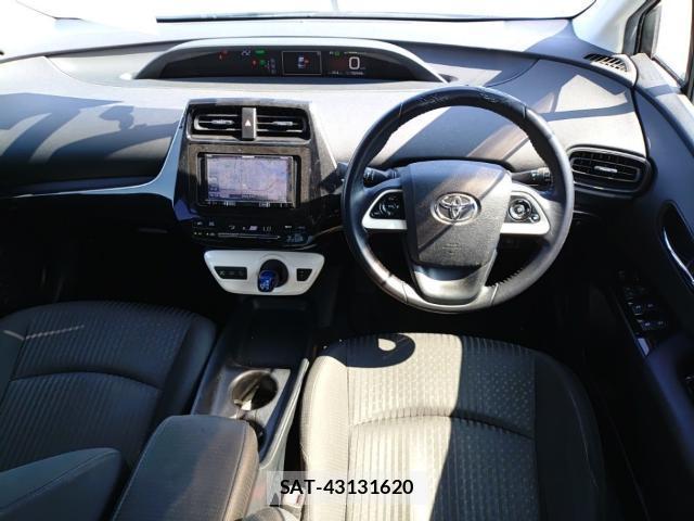 Toyota PRIUS 2018-07 8285673-2