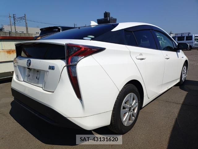 Toyota PRIUS 2018-07 8285673-4
