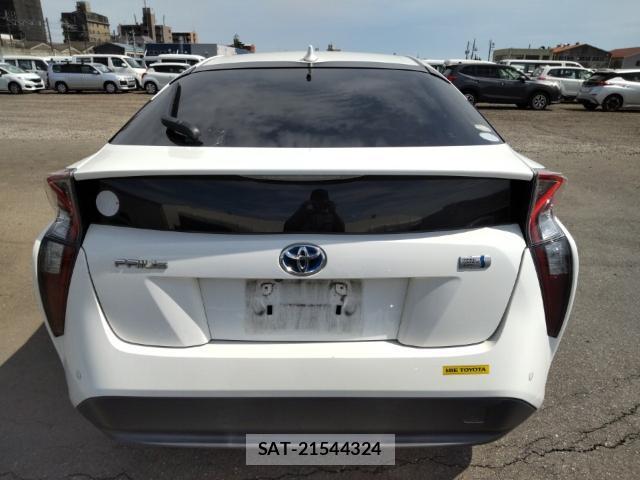 Toyota PRIUS 2017-08 8285680-1