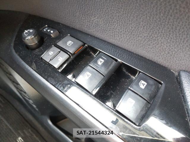Toyota PRIUS 2017-08 8285680-13