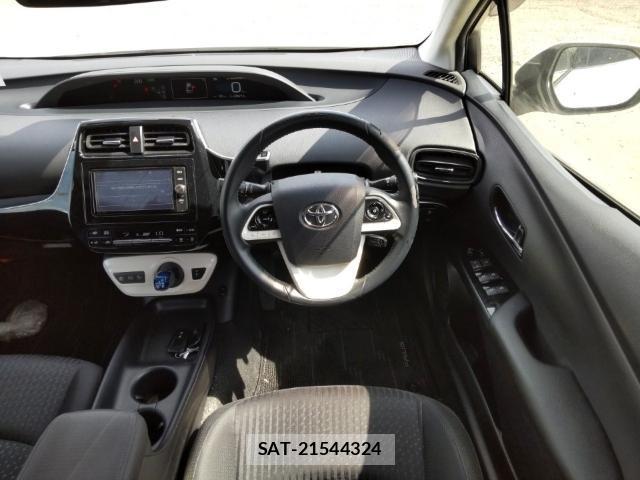 Toyota PRIUS 2017-08 8285680-2