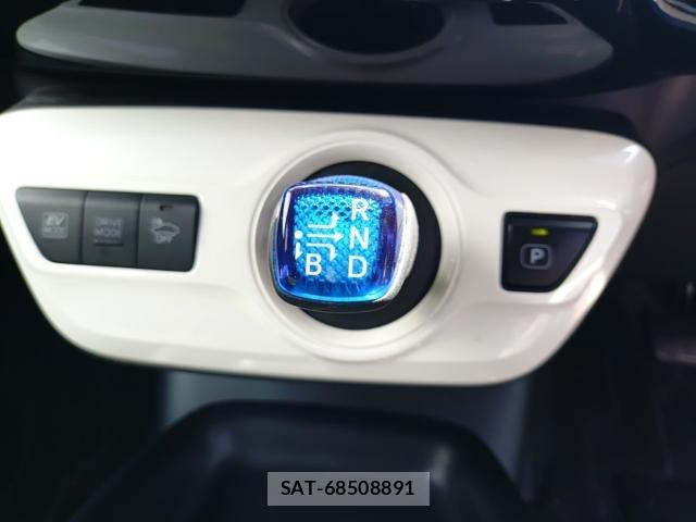 Toyota PRIUS 2017-02 8285688-11