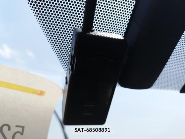 Toyota PRIUS 2017-02 8285688-16