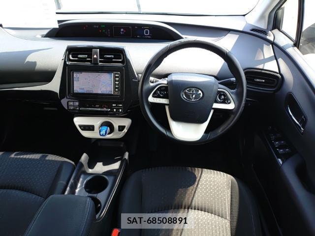 Toyota PRIUS 2017-02 8285688-2
