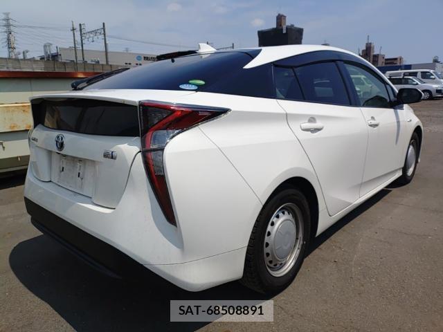 Toyota PRIUS 2017-02 8285688-4