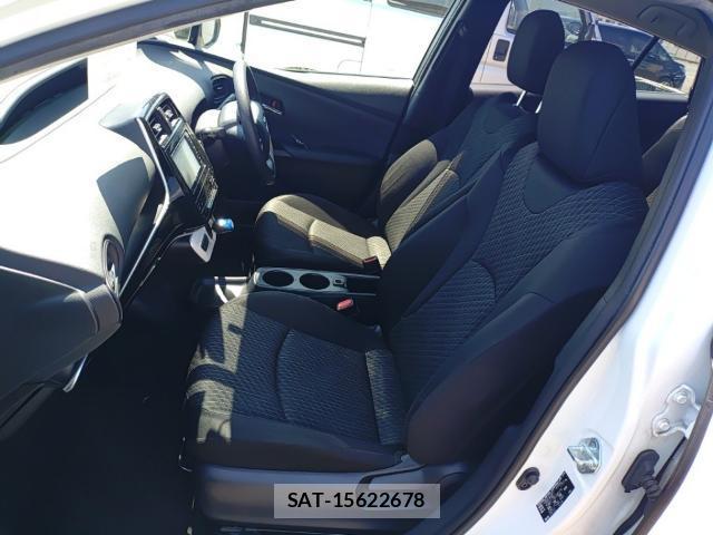 Toyota PRIUS 2017-02 8285693-15