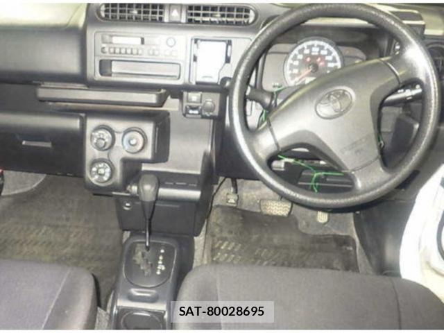 Toyota PROBOX 2023-05 8278236-2