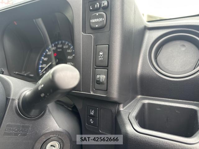 Toyota PROBOX 2023-10 8281191-10