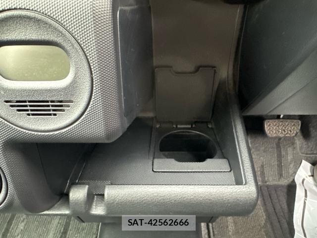 Toyota PROBOX 2023-10 8281191-9