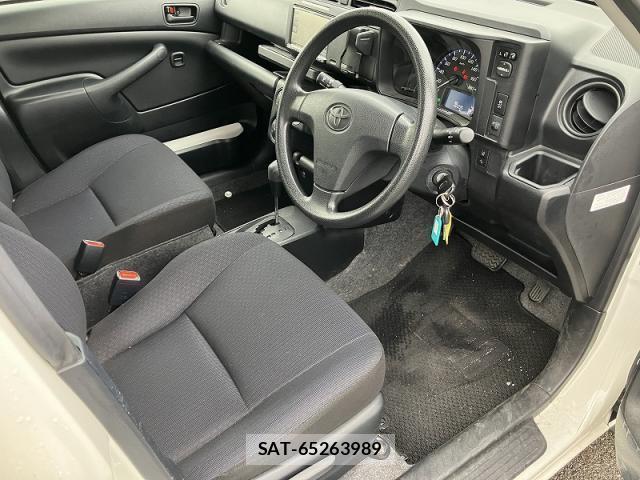 Toyota PROBOX 2021-05 8283923-4