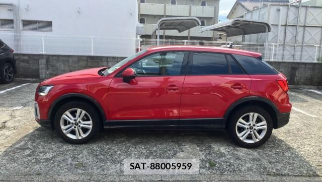 Audi Q2 2022-06 8281389-10