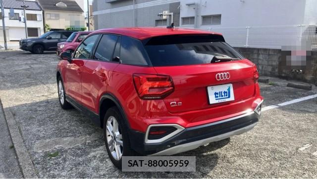 Audi Q2 2022-06 8281389-13