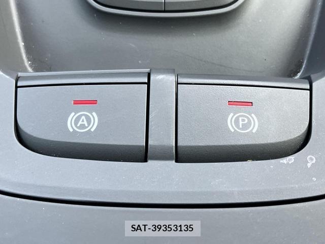 Audi Q2 2021-08 8283447-10
