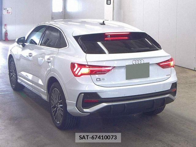 Audi Q3 2022-09 8278970-1