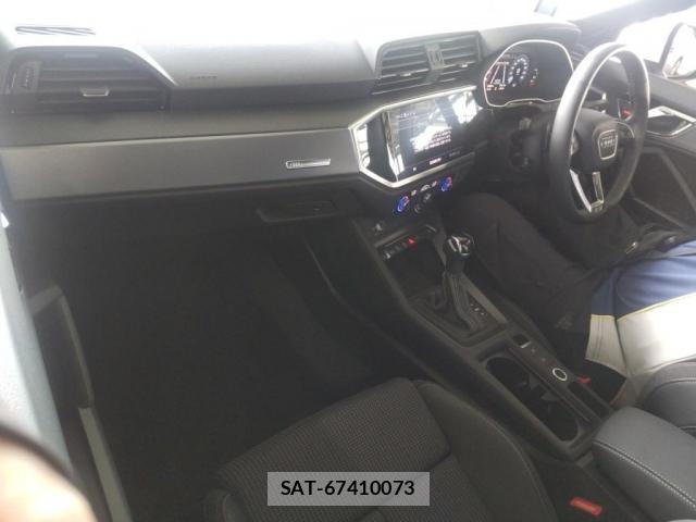 Audi Q3 2022-09 8278970-2