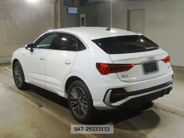 Audi Q3 2023-11 8284396-1