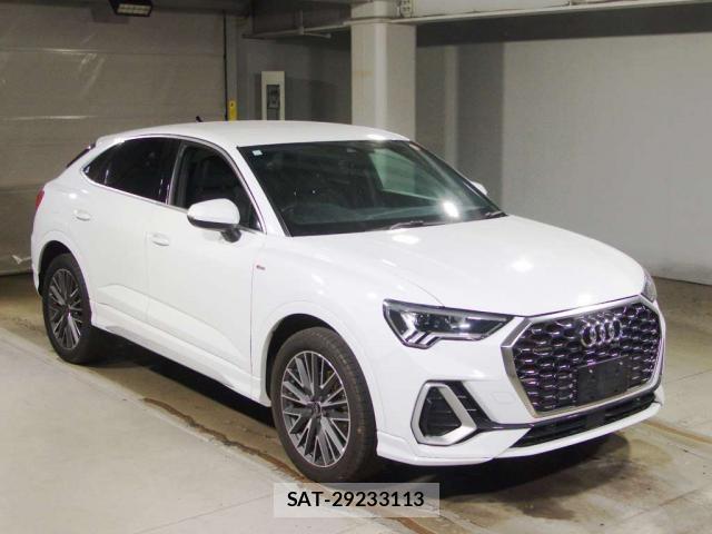 Audi Q3 2023-11 8284396-3