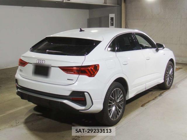 Audi Q3 2023-11 8284396-9