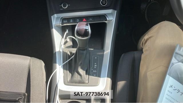 Audi Q3 2022-08 8282097-14