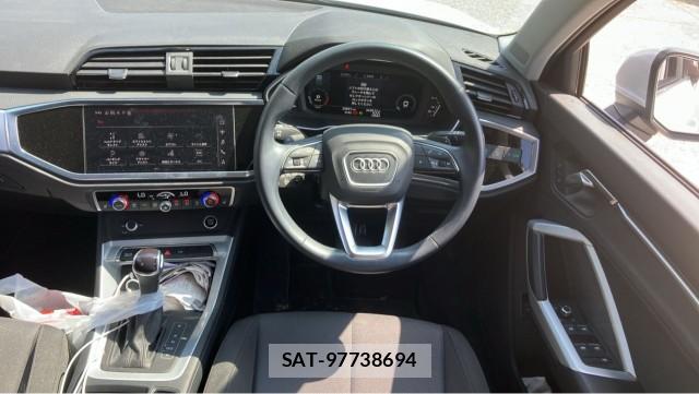 Audi Q3 2022-08 8282097-16
