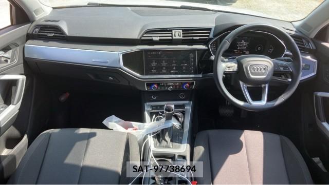 Audi Q3 2022-08 8282097-2