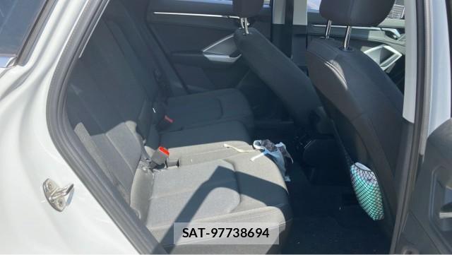 Audi Q3 2022-08 8282097-6