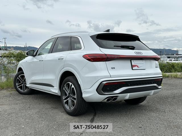 Audi Q5 2025-12 8283313-2