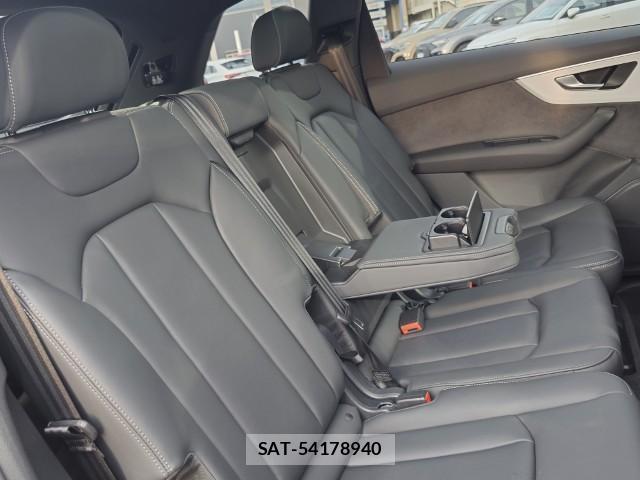 Audi Q7 2024-09 8282589-4